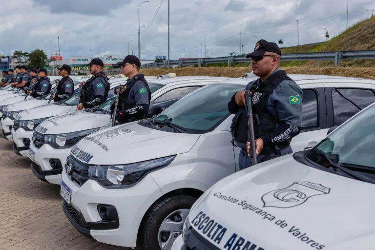 Texto do deputado Major Vitor Hugo (PL-GO) obriga escolta armada em transporte de PCE para empresas do setor de armas (divulgação/Combate)