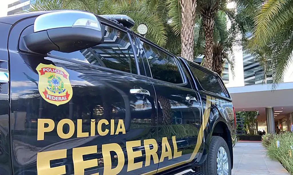 A Polícia Federal enviou um e-mail sobre o vencimento dos CRAFs