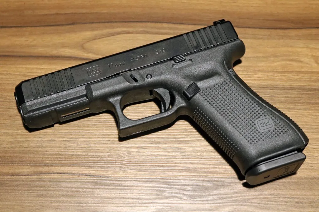 A pistola g17 gen5 da Glock, agora integrante do programa Blue Label