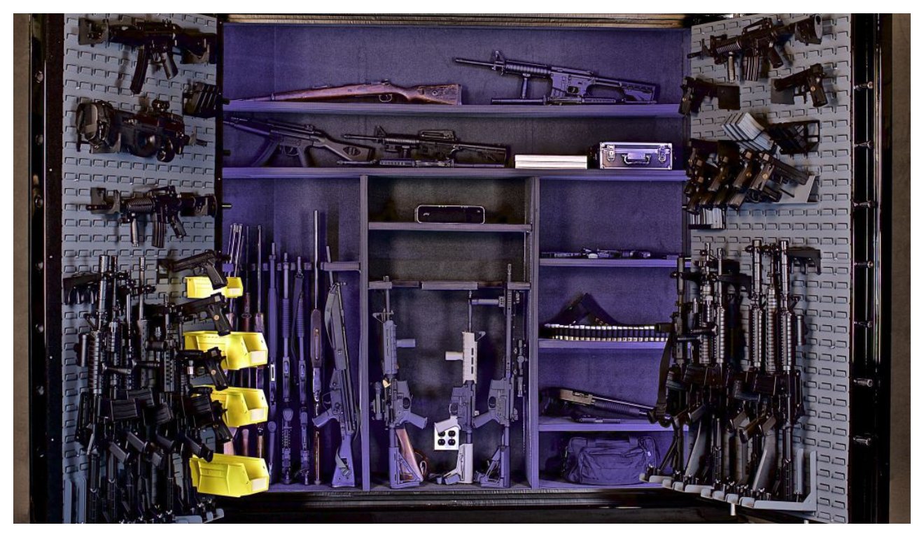 Cofre com armas guardas, como fuzis, carabinas de ferrolho e pistolas. O novo sistema Sinarm CAC da PF permite alterar o endereço de guarda das armas