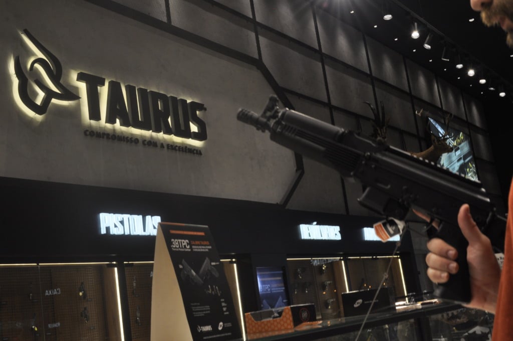 A fabricante gaúcha avalia transferir mais linhas de montagem de armas para os EUA